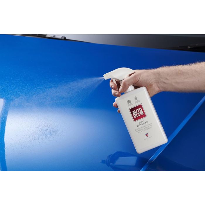 Autoglym Rapid Detailer sprayes direkte på lakk for enkel og rask bilpleie